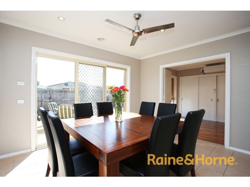 16 Margie Square, Narre Warren South VIC 3805