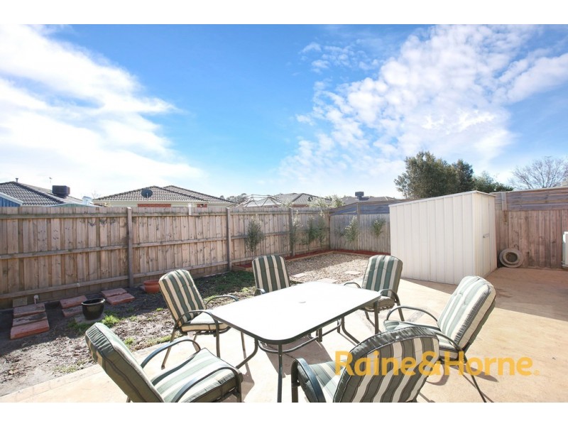 16 Margie Square, Narre Warren South VIC 3805