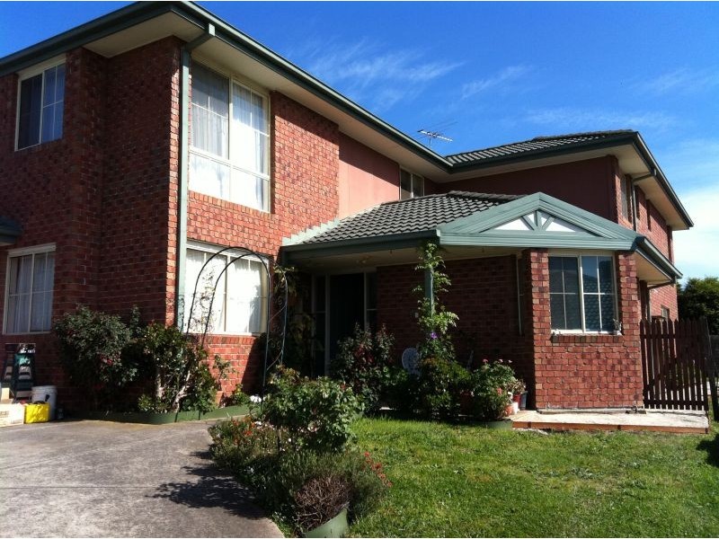 8 Mitchell Court, Berwick VIC 3806