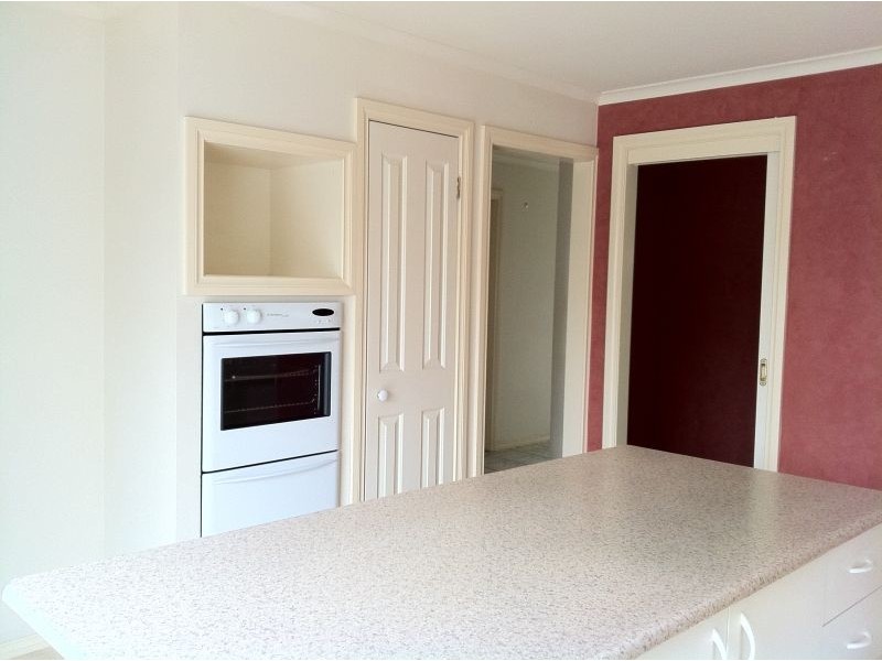 8 Mitchell Court, Berwick VIC 3806