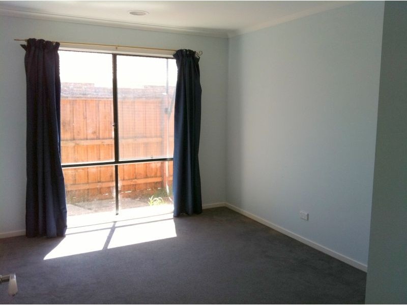 37 Vega Terrace, Cranbourne VIC 3977