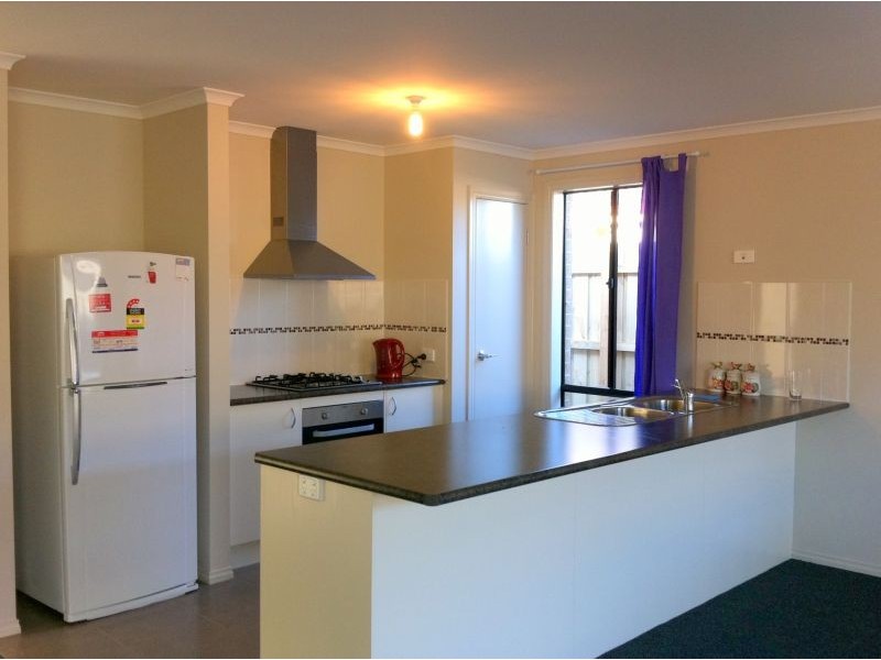 26 Vega Terrace, Cranbourne VIC 3977