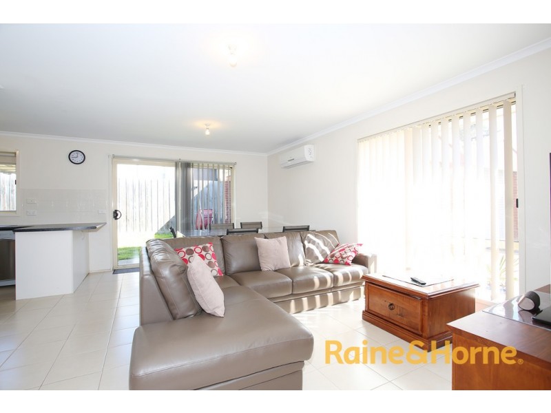 2/38-40 Tuscany Rise, Pakenham VIC 3810