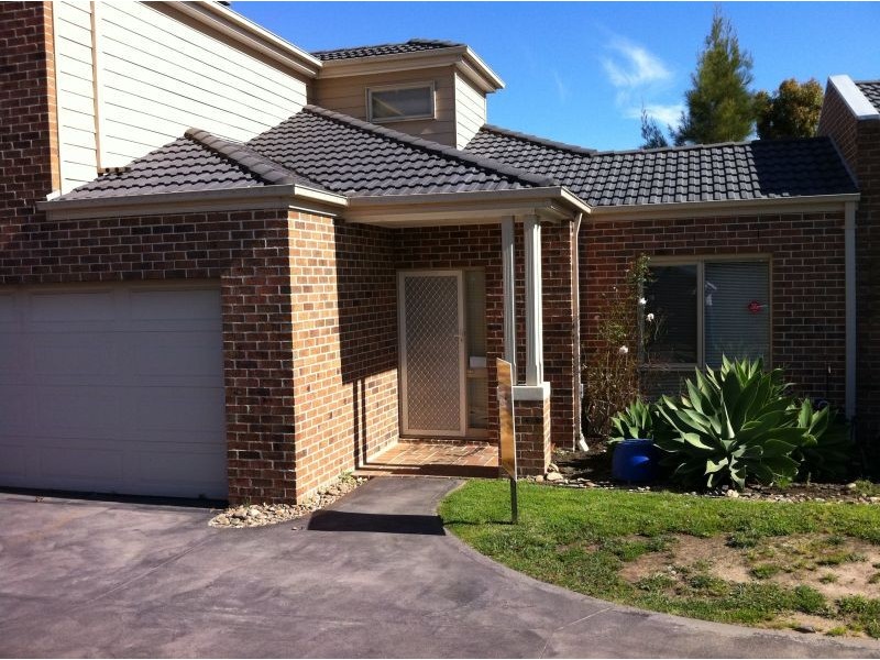 Unit 8/1  Hickory Drive, Narre Warren South VIC 3805