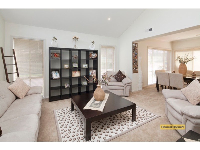 45 Amhurst Drive, Narre Warren South VIC 3805