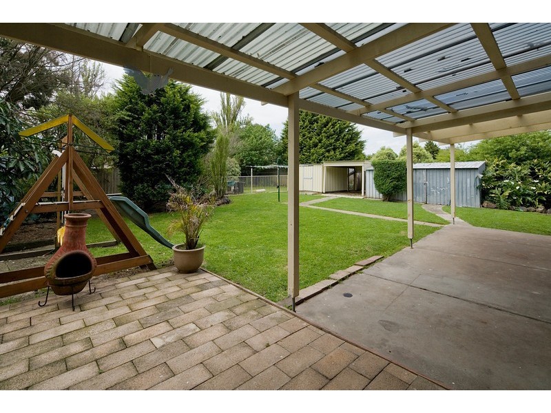 106 Endeavour Drive, Cranbourne North VIC 3977