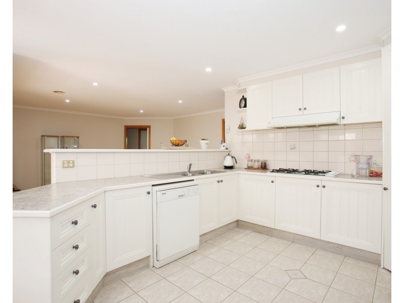 16 Hillston Court, Narre Warren South VIC 3805