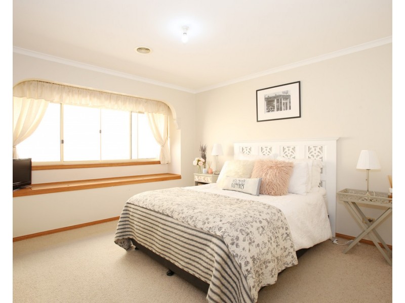 16 Hillston Court, Narre Warren South VIC 3805