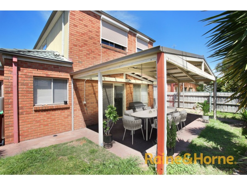 32 Amhurst Drive, Narre Warren South VIC 3805