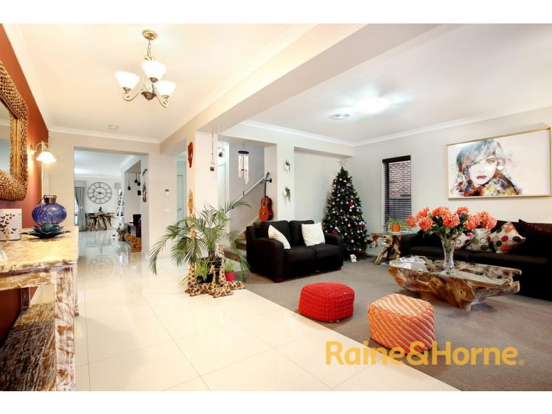 15 Ascent Drive, Cranbourne North VIC 3977