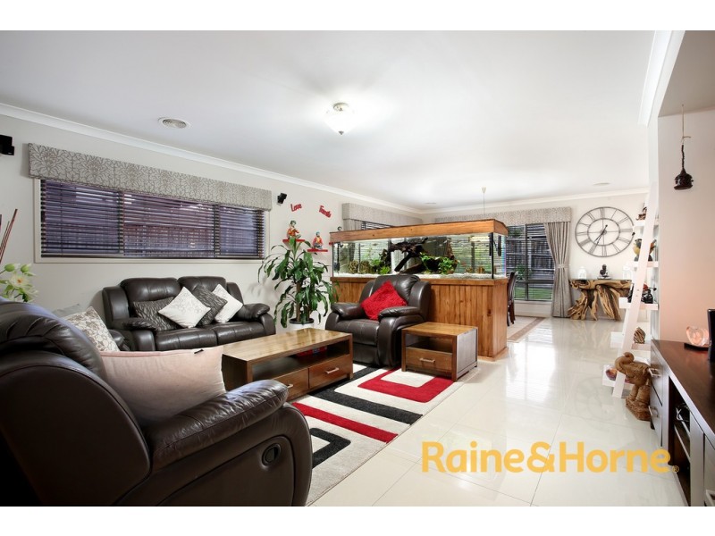 15 Ascent Drive, Cranbourne North VIC 3977