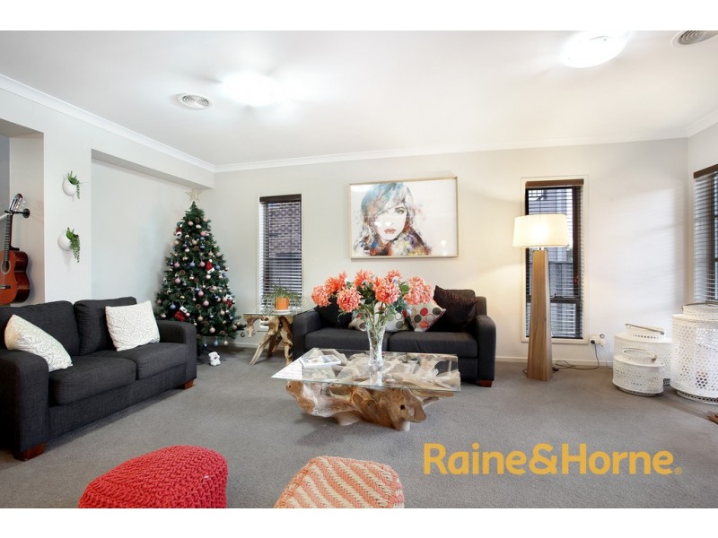 15 Ascent Drive, Cranbourne North VIC 3977