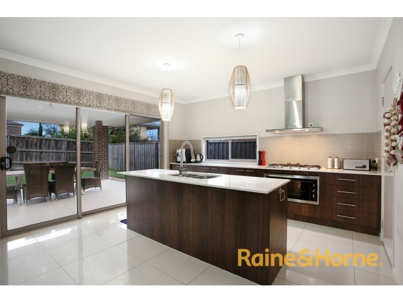 15 Ascent Drive, Cranbourne North VIC 3977