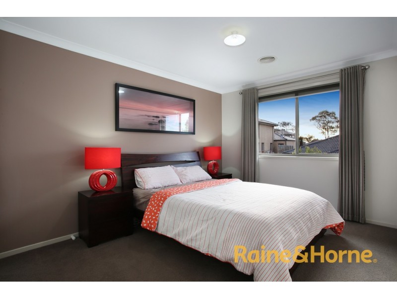 15 Ascent Drive, Cranbourne North VIC 3977