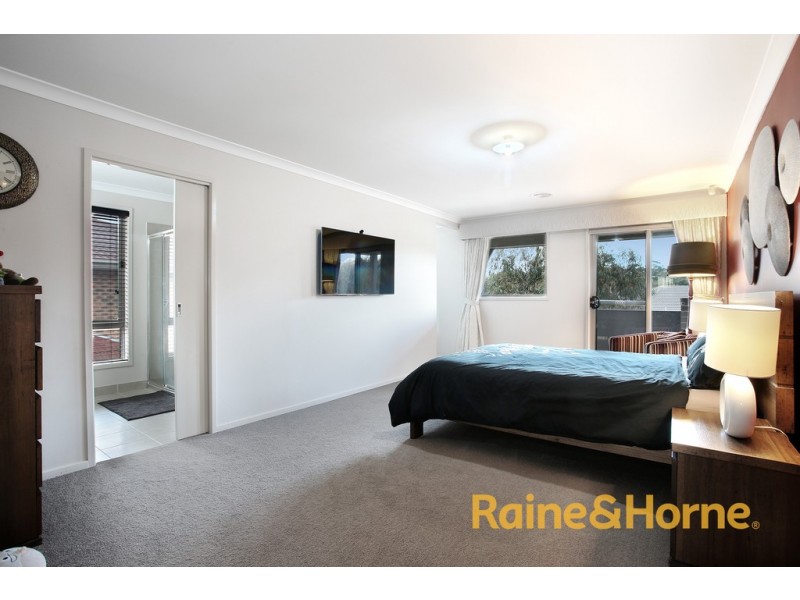 15 Ascent Drive, Cranbourne North VIC 3977