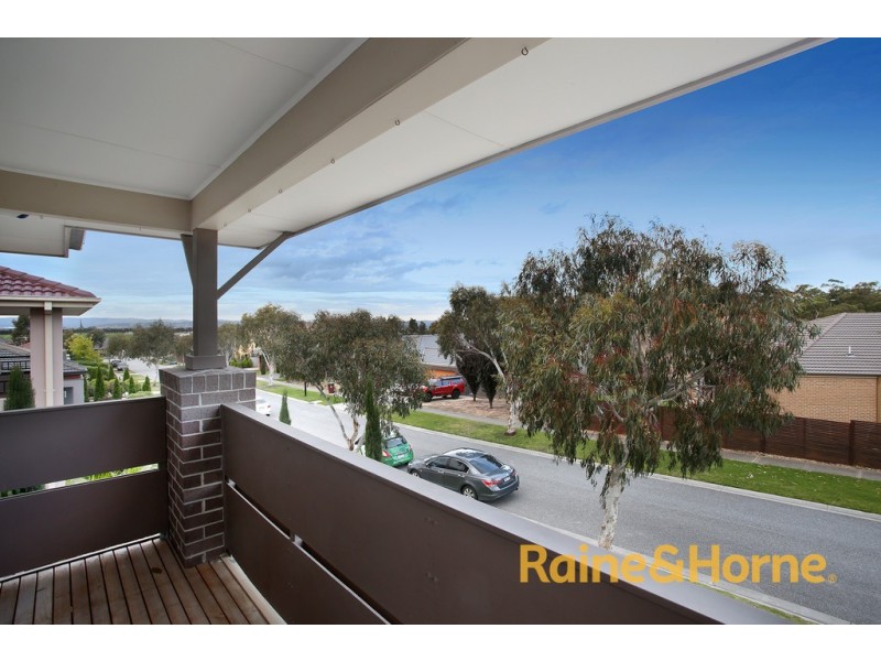 15 Ascent Drive, Cranbourne North VIC 3977