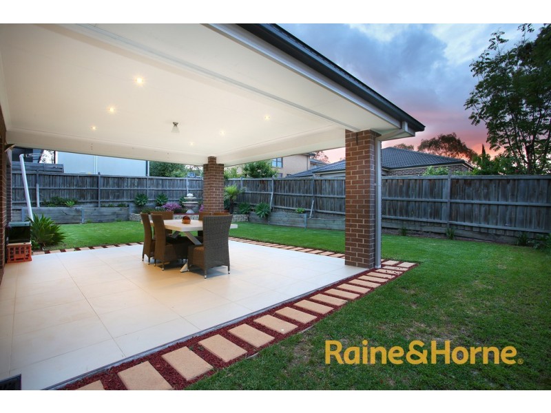 15 Ascent Drive, Cranbourne North VIC 3977