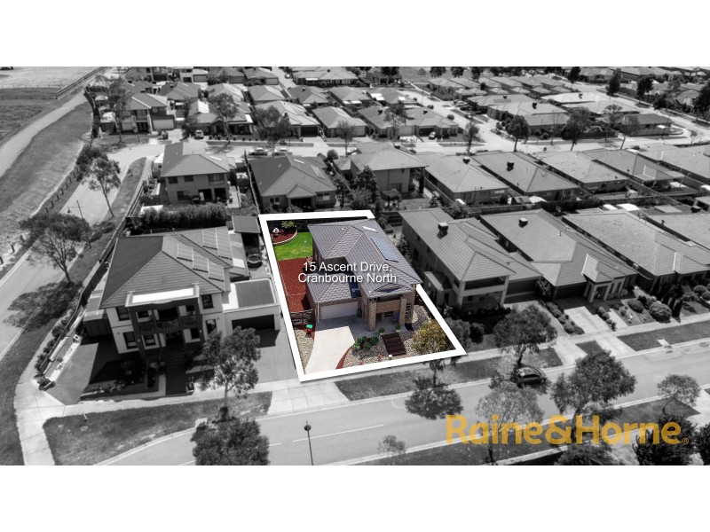 15 Ascent Drive, Cranbourne North VIC 3977