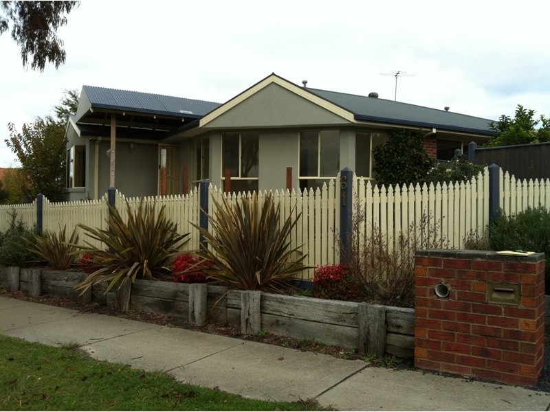 61 Baringa Park Drive, Narre Warren South VIC 3805