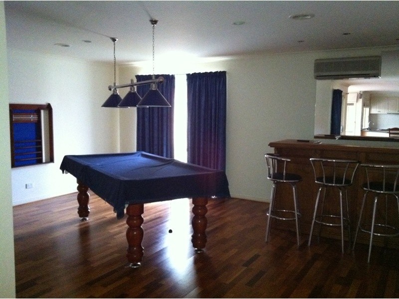 8 Broadland Way, Narre Warren South VIC 3805