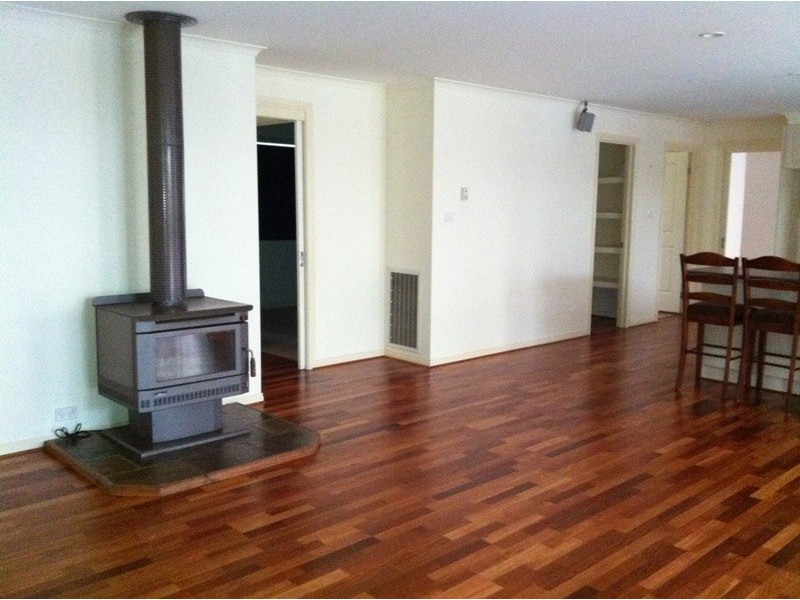 8 Broadland Way, Narre Warren South VIC 3805