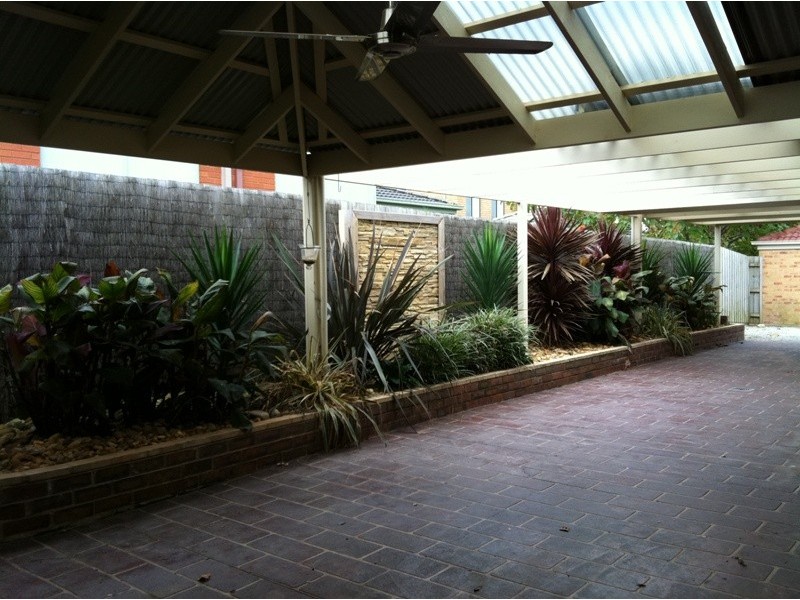 8 Broadland Way, Narre Warren South VIC 3805