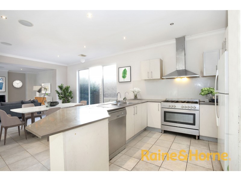 30 Baddeley Circuit, Cranbourne North VIC 3977