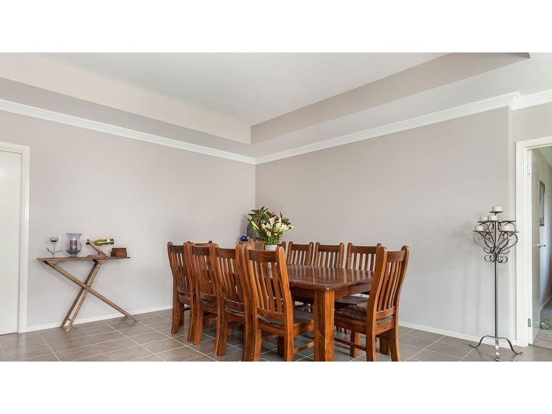 33 Eucumbene Drive, Berwick VIC 3806