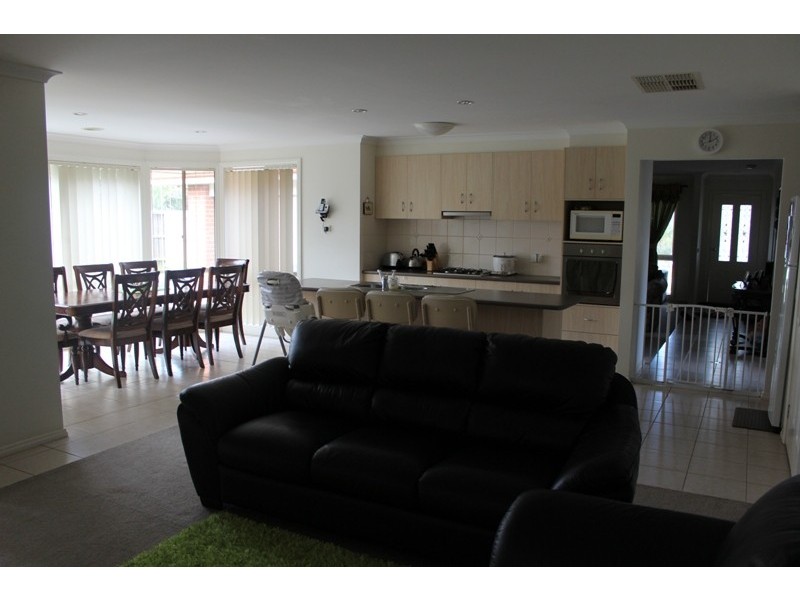 22 St Ives Drive, Narre Warren South VIC 3805