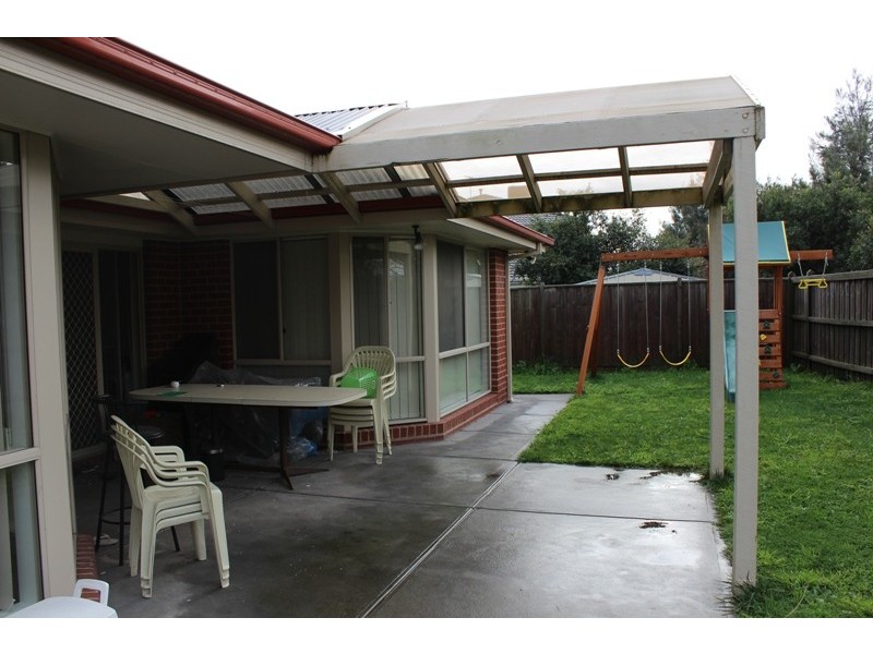 22 St Ives Drive, Narre Warren South VIC 3805