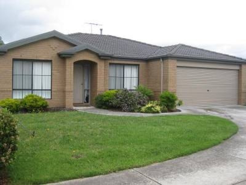 4 Thames Court, Cranbourne East VIC 3977