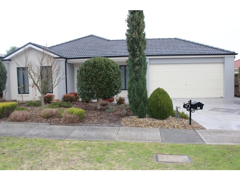 13 Haverbrack Drive, Berwick VIC 3806