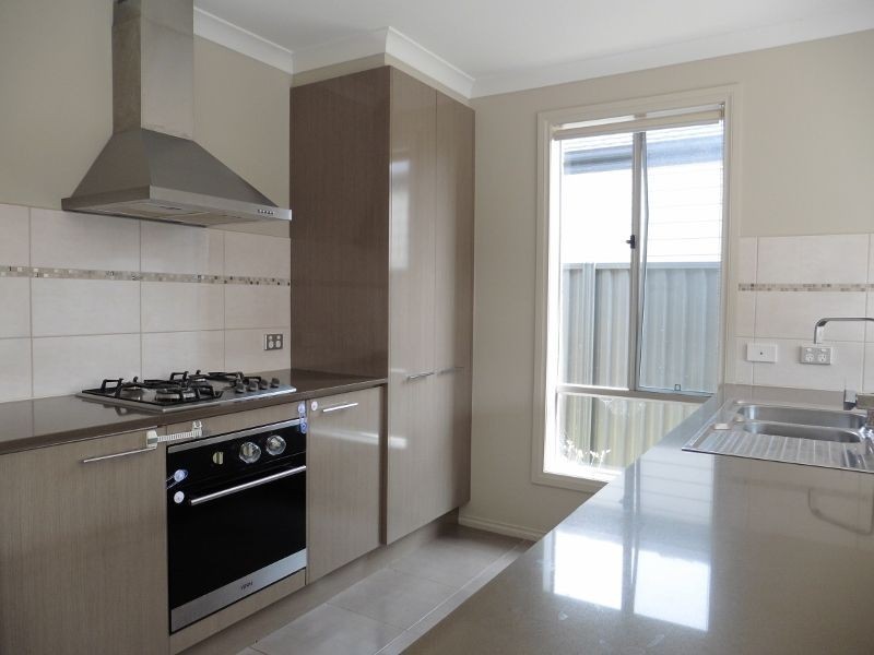 26 Canmore Street, Cranbourne East VIC 3977