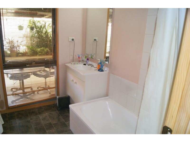 4 Cliveden Close, Narre Warren South VIC 3805