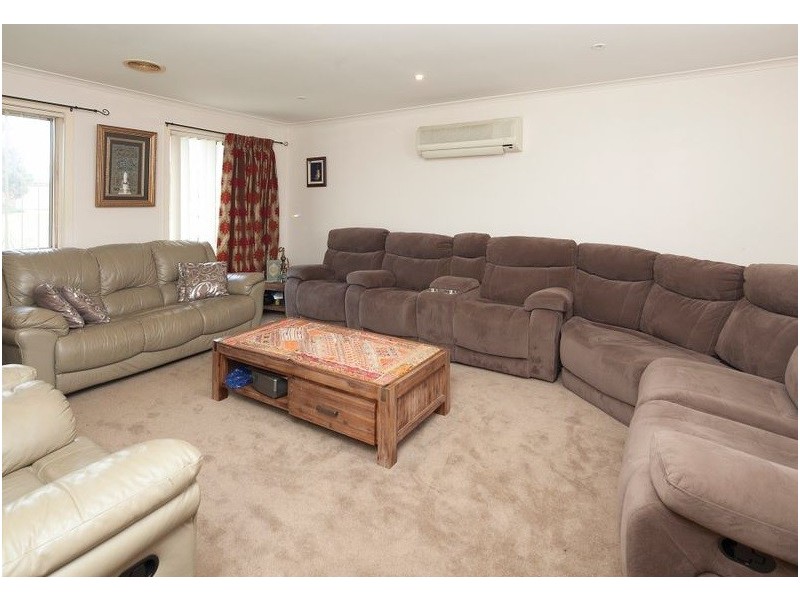 128 Kurrajong Road, Narre Warren VIC 3805