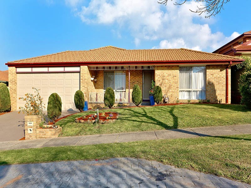 17 Highland Crescent, Narre Warren South VIC 3805