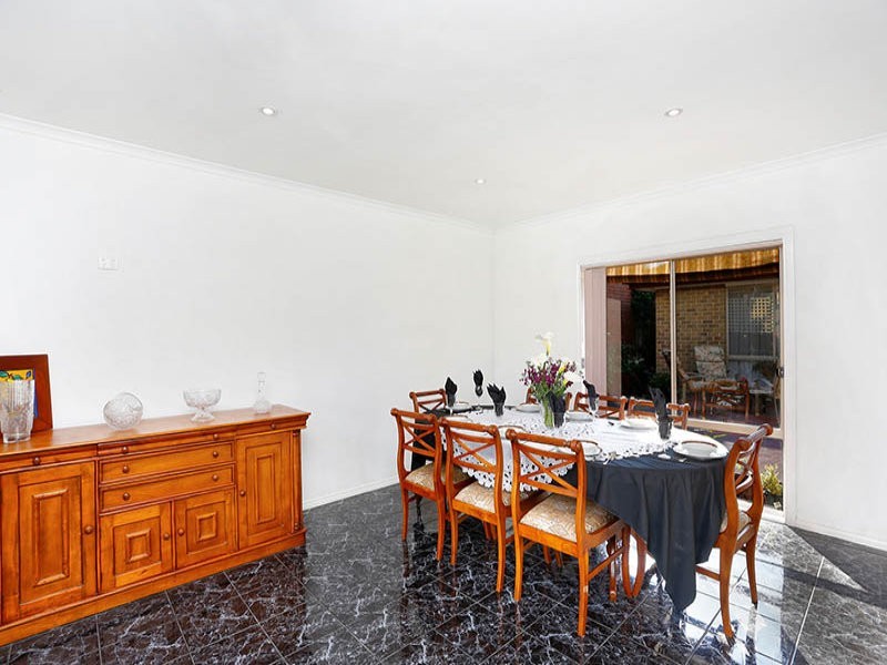 17 Highland Crescent, Narre Warren South VIC 3805