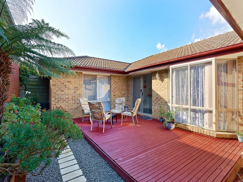 17 Highland Crescent, Narre Warren South VIC 3805