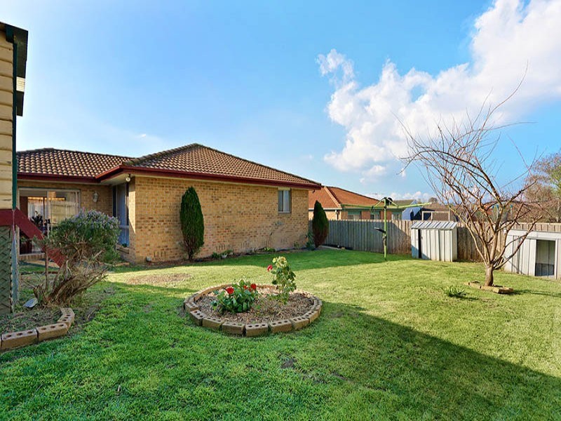 17 Highland Crescent, Narre Warren South VIC 3805