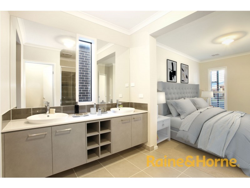 228 Heather Grove, Clyde North VIC 3978