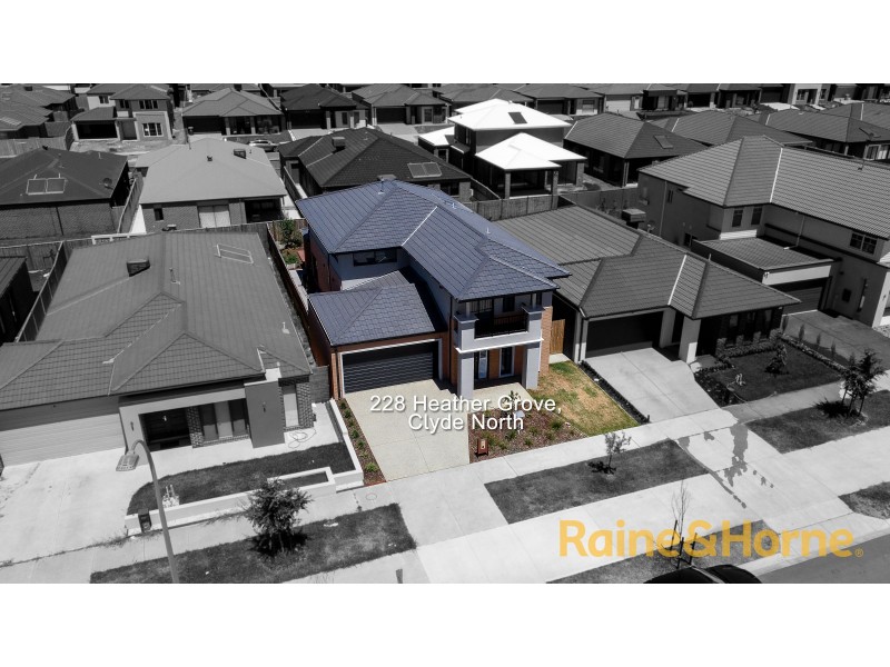 228 Heather Grove, Clyde North VIC 3978