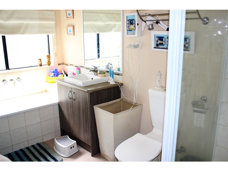 28 Merrowland Avenue, Cranbourne North VIC 3977