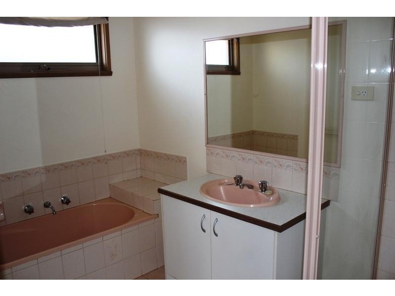 25 Coolong Avenue, Berwick VIC 3806