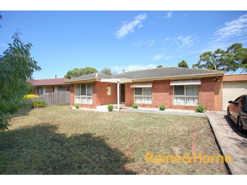 9 Hunter Court, Cranbourne VIC 3977