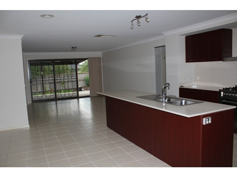 129 Rosebank Drive, Cranbourne North VIC 3977