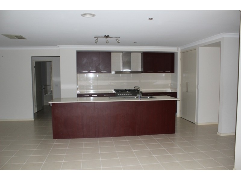 129 Rosebank Drive, Cranbourne North VIC 3977