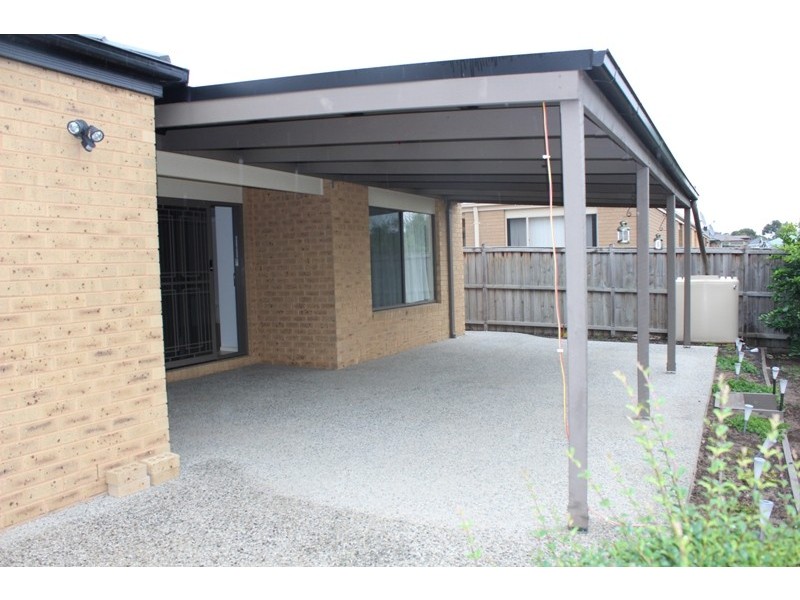 129 Rosebank Drive, Cranbourne North VIC 3977