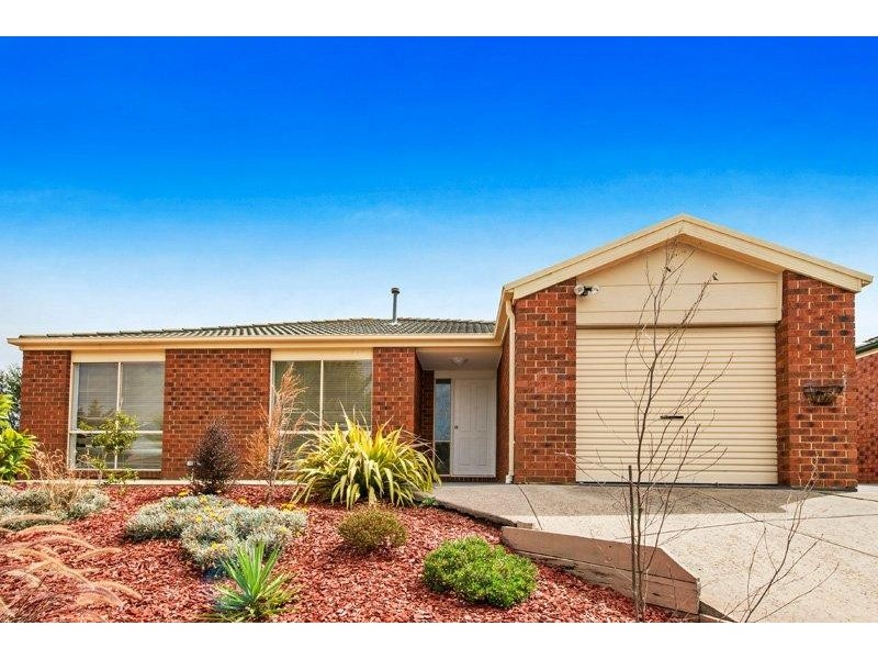 31 Bates Street, Cranbourne West VIC 3977