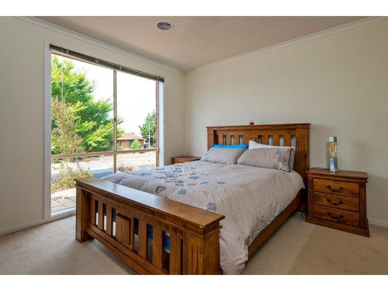 31 Bates Street, Cranbourne West VIC 3977