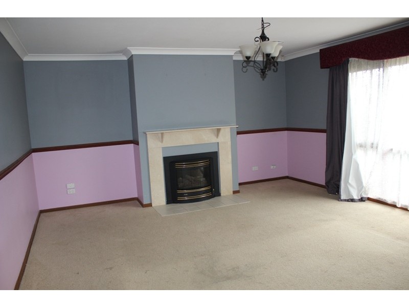 32 Courtenay Avenue, Cranbourne North VIC 3977